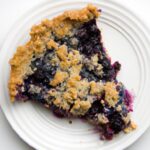 The Irresistible Charm of Classic Blueberry Crumble Pie