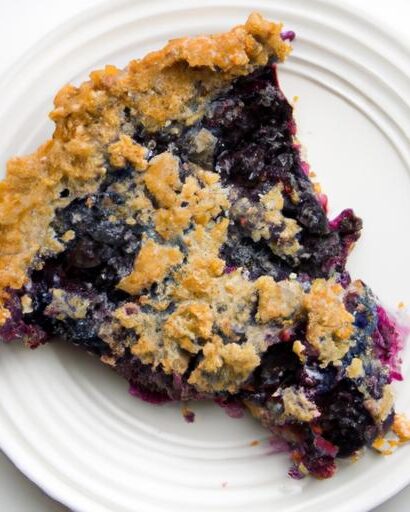 The Irresistible Charm of Classic Blueberry Crumble Pie