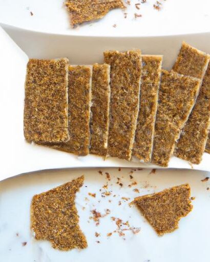 Crunchy Flaxseed Crackers: Nutty Bites for Healthy Snacking