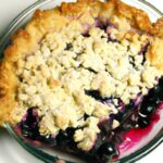 Perfecting Blueberry Crumble Pie: A Sweet, Tangy Delight