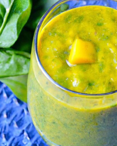Energize Your Day with a Refreshing Mango Spinach Smoothie