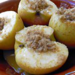 Warm Baked Apples with Cinnamon & Oatmeal: A Cozy Treat